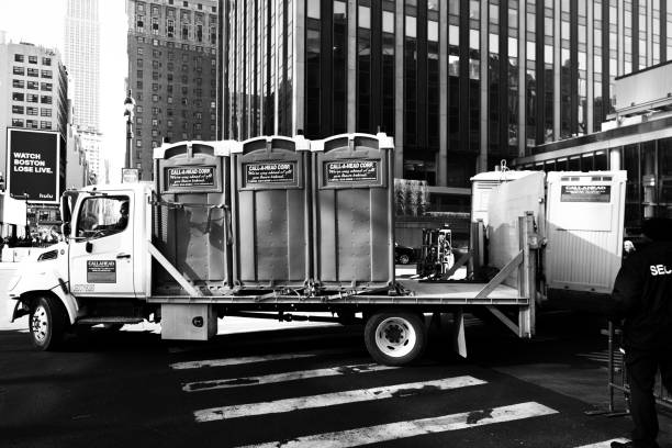 Porta potty delivery and setup in Cedar Hills, OR